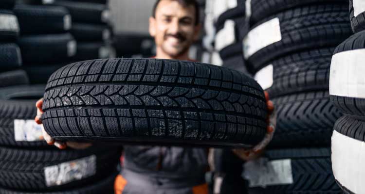 🛞 Février malin : -15 % sur vos pneus et produits d’entretien !
