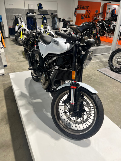 HUSQVARNA 401 VITPILEN neuve 2197765
