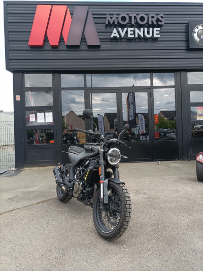 HUSQVARNA SVARTPILEN 125 ABS 2366335